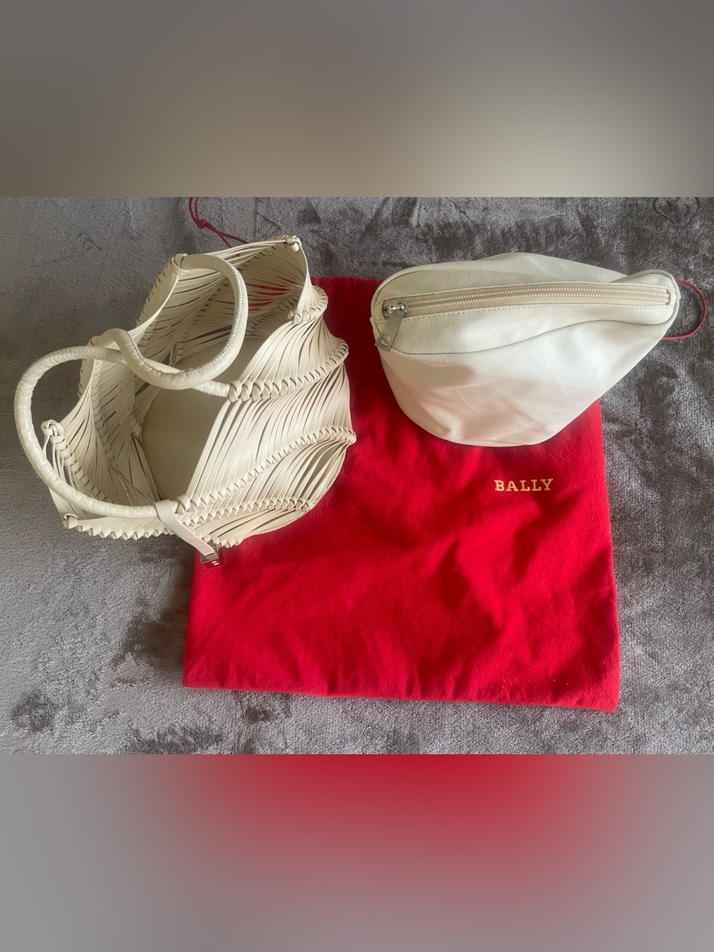 Bally – Cream Leather Cage Bucket Bag Set – Canvas Pouch & Leather Case – Medium - Picture 6 of 17